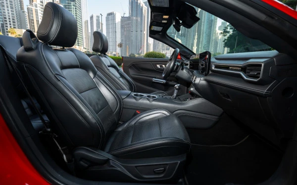  Red Ford Mustang cabrio Photo 