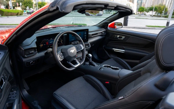  Red Ford Mustang cabrio Photo 