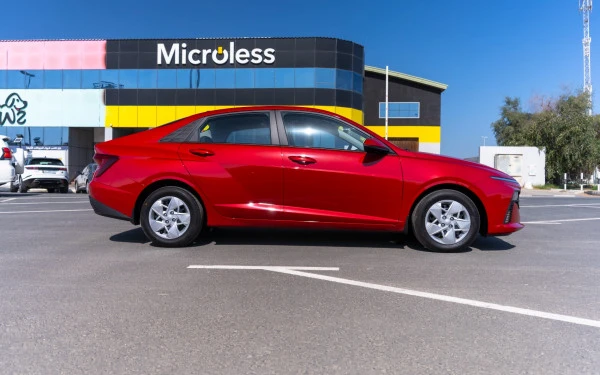  Red Hyundai Accent Photo 