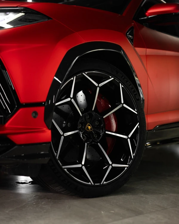  Red Lamborghini Urus PERFORMANTE Photo 