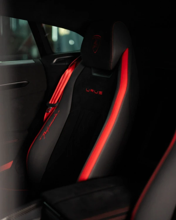  Red Lamborghini Urus PERFORMANTE Photo 