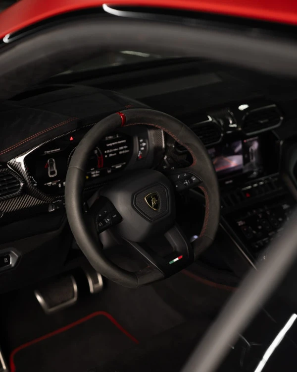  Red Lamborghini Urus PERFORMANTE Photo 