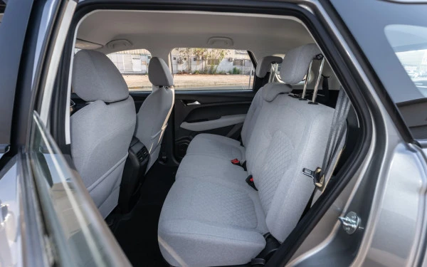  Silver Chevrolet Captiva Photo 