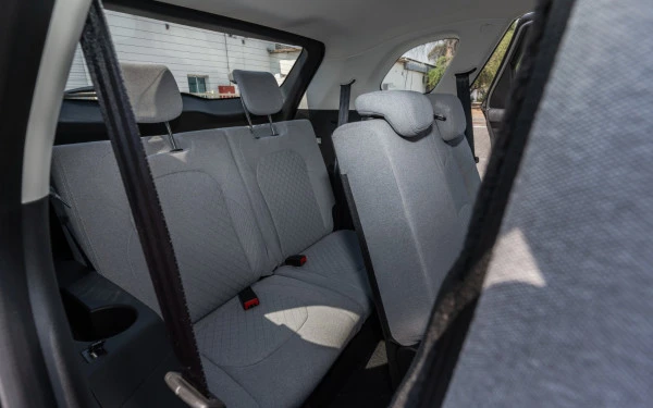  Silver Chevrolet Captiva Photo 