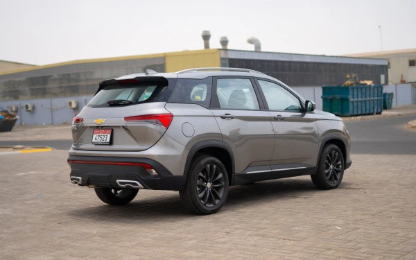  Silver Chevrolet Captiva Photo 