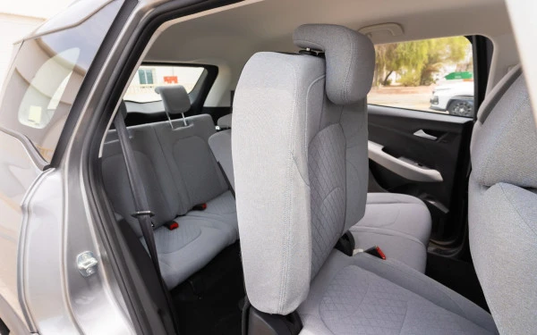  Silver Chevrolet Captiva Photo 