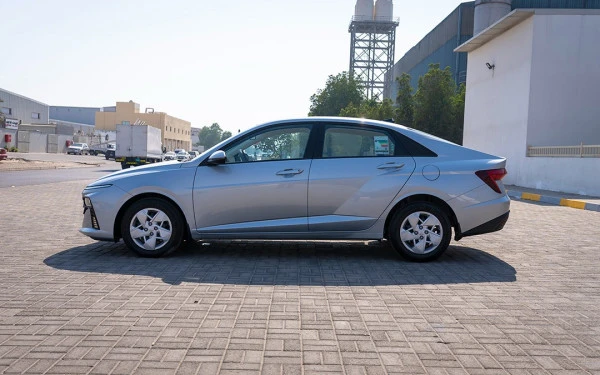  Silver Hyundai Accent Photo 