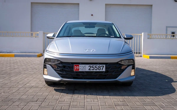  Silver Hyundai Accent Photo 