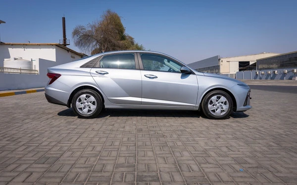  Silver Hyundai Accent Photo 