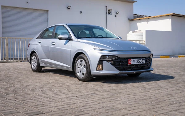  Silver Hyundai Accent Photo 