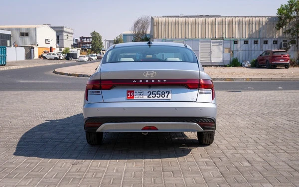  Silver Hyundai Accent Photo 