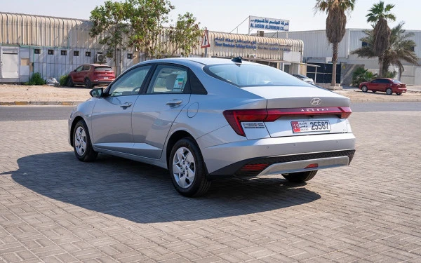  Silver Hyundai Accent Photo 