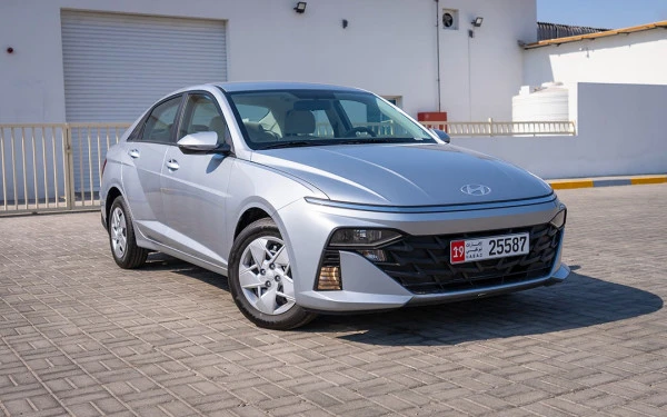  Silver Hyundai Accent Photo 