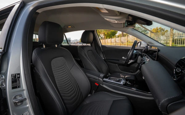  Silver Mercedes A180 Photo 