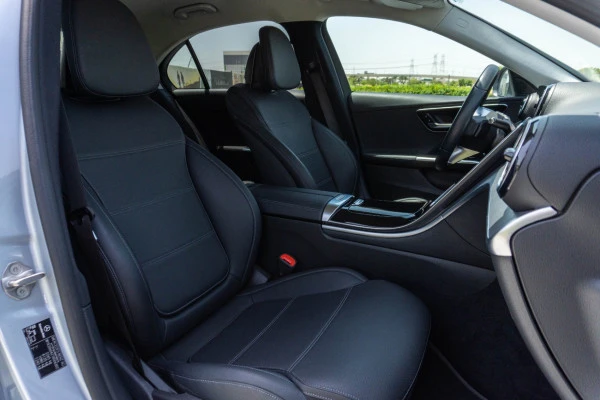  Silver Mercedes C200 Photo 