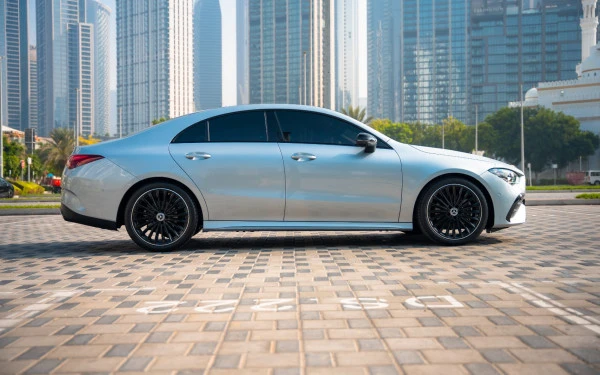  Silver Mercedes CLA200 Photo 
