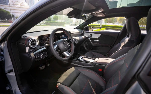  Silver Mercedes CLA200 Photo 