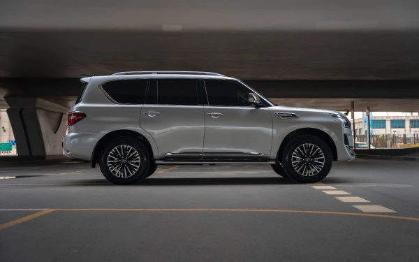  Silver Nissan Patrol Platinum V6 Photo 