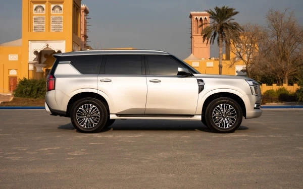  Silver Nissan Patrol Platinum V6 Photo 