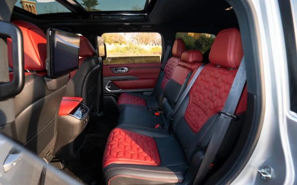  Silver Nissan Patrol Platinum V6 Photo 