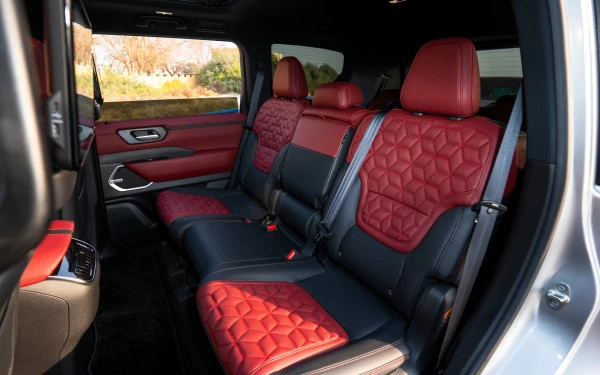  Silver Nissan Patrol Platinum V6 Photo 