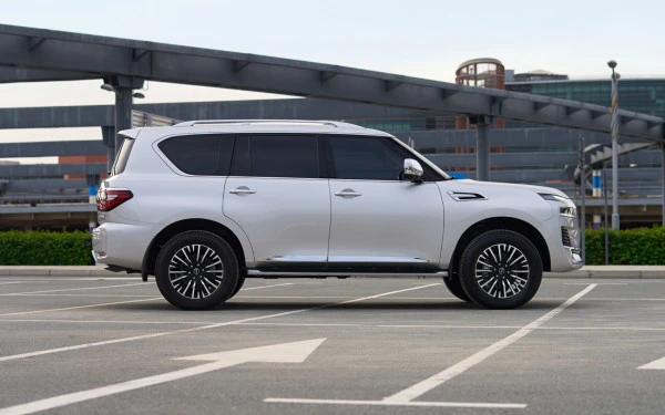  Silver Nissan Patrol V6 Photo 