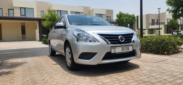  Silver Nissan Sunny Photo 