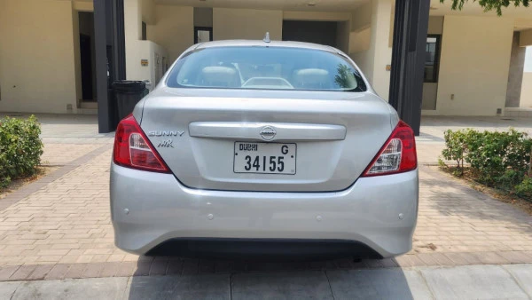  Silver Nissan Sunny Photo 