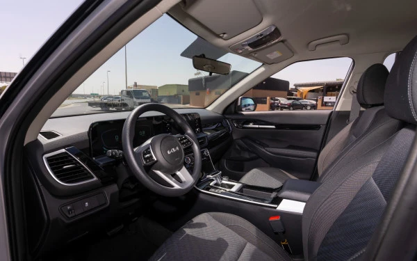  Urban Gray Pearl KIA Seltos Photo 