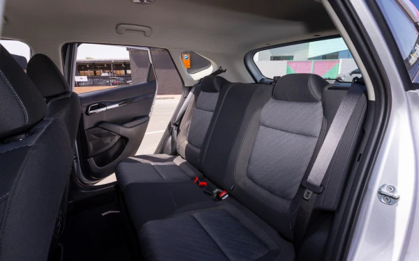  Urban Gray Pearl KIA Seltos Photo 