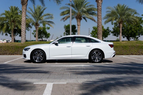  White Audi A6 Photo 