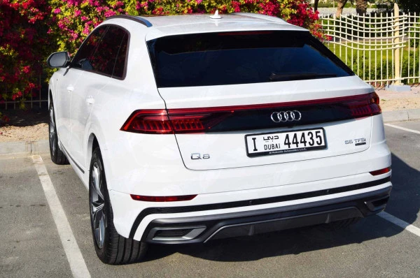 White Audi Q8 Photo 