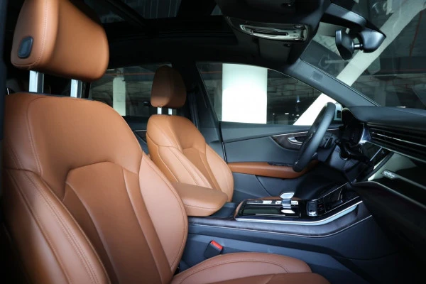  White Audi Q8 55TFSI quattro Photo 