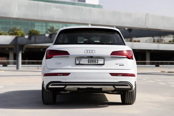  White Audi Q5 45TFSI quattro Photo 
