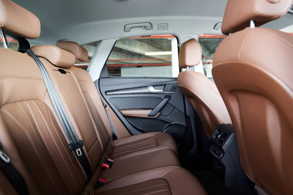  White Audi Q5 45TFSI quattro Photo 