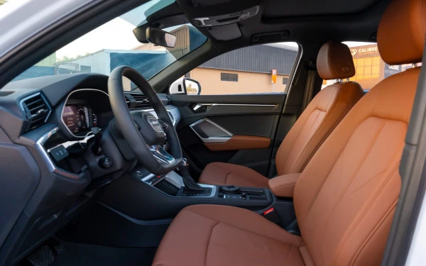  White Audi Q3 Sportback Photo 