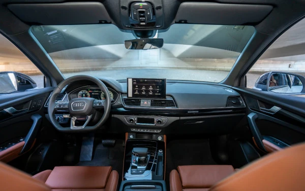  White Audi Q5 Sportback Photo 