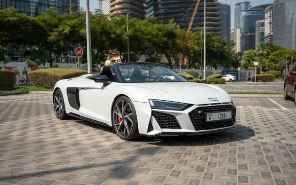  White Audi R8 Spyder Photo 