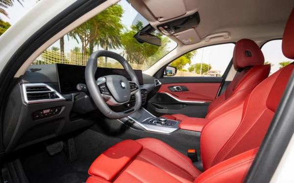  White BMW 318i Photo 