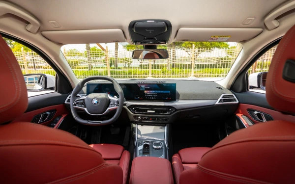  White BMW 318i Photo 