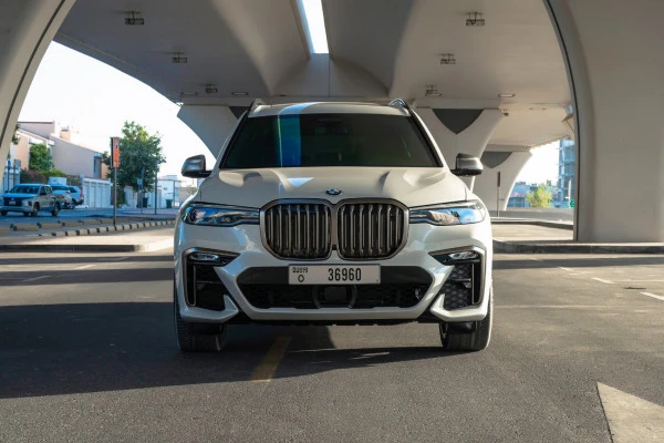  White BMW X7 M50i Photo 