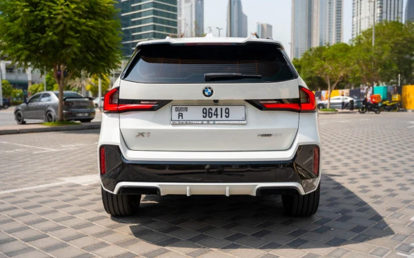  White BMW X1 Photo 