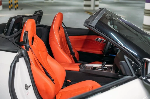  White BMW Z4 cabrio Photo 