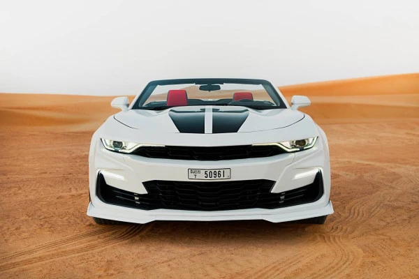  White Chevrolet Camaro V6 Photo 