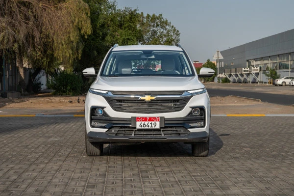  White Chevrolet Captiva Photo 