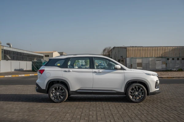  White Chevrolet Captiva Photo 