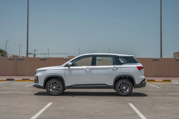  White Chevrolet Captiva Photo 