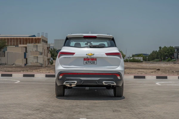  White Chevrolet Captiva Photo 