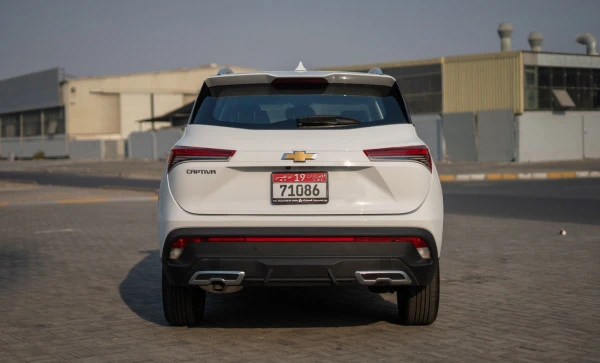  White Chevrolet Captiva Photo 