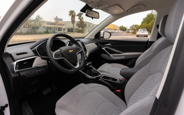  White Chevrolet Captiva Photo 